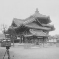 Rokkakudo Temple, Kyoto. (1903). Courtesy of National Diet Library. Japan